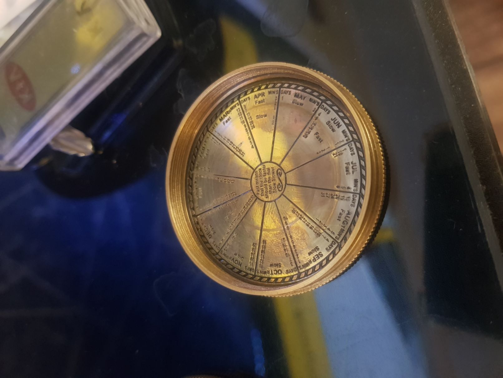 ساعت خورشیدی جیبی عتیقه